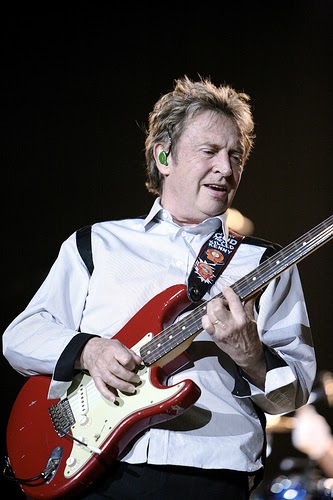 Andy Summers Caught Cheating on His Tele! ~ Stratocaster Guitar Culture