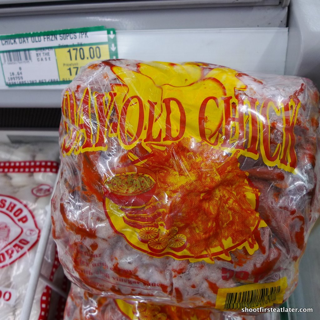 [Makro+day+old+chick.jpg]