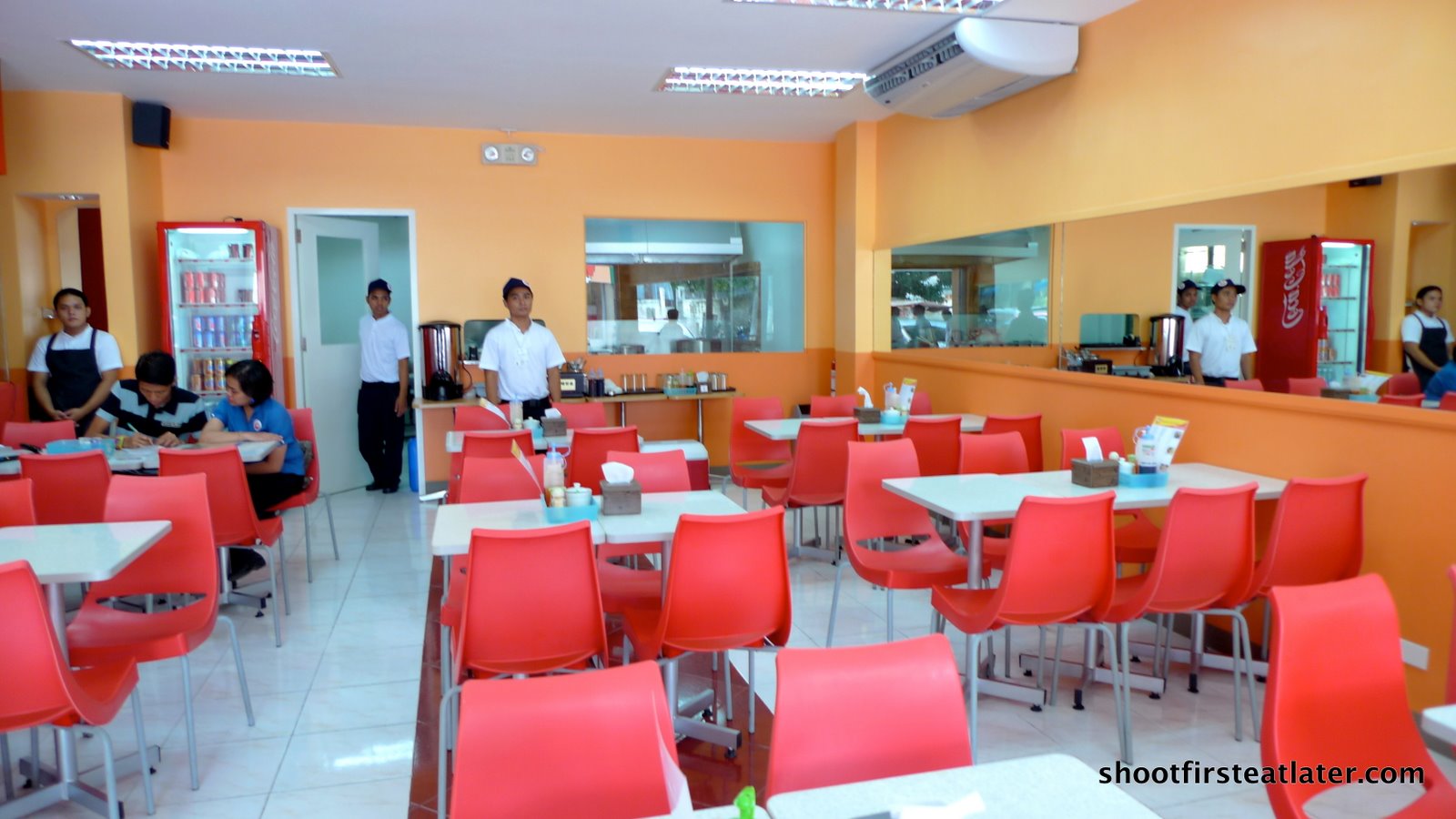 [Beijing+Noodle+House-2.JPG]