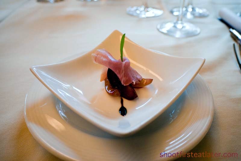 [Grapes+in+Aubergine_02.jpg]