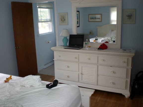 [JanBedroom01.JPG]