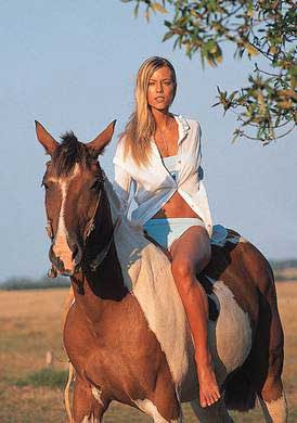 nicole neuman hermosa y hot cabalgando