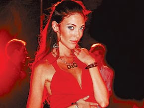 agustina attias, hermosa de rojo