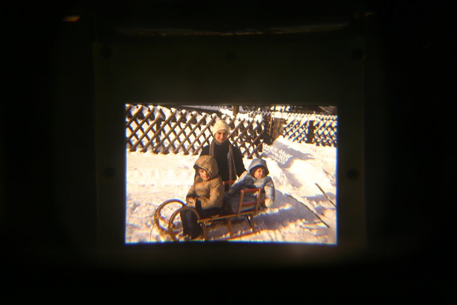 [sledge+in+the+snow.jpg]