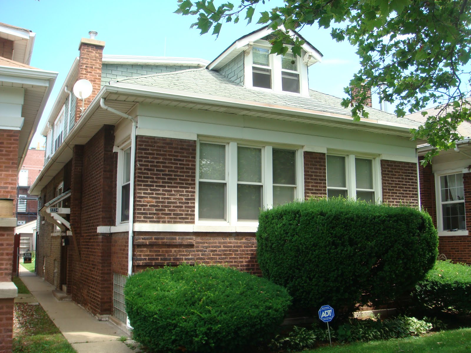 The Chicago Real Estate Local Three midcentury modern homes in
