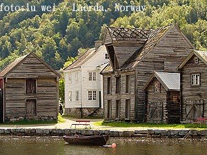 [Fjord+village+houses.jpg]