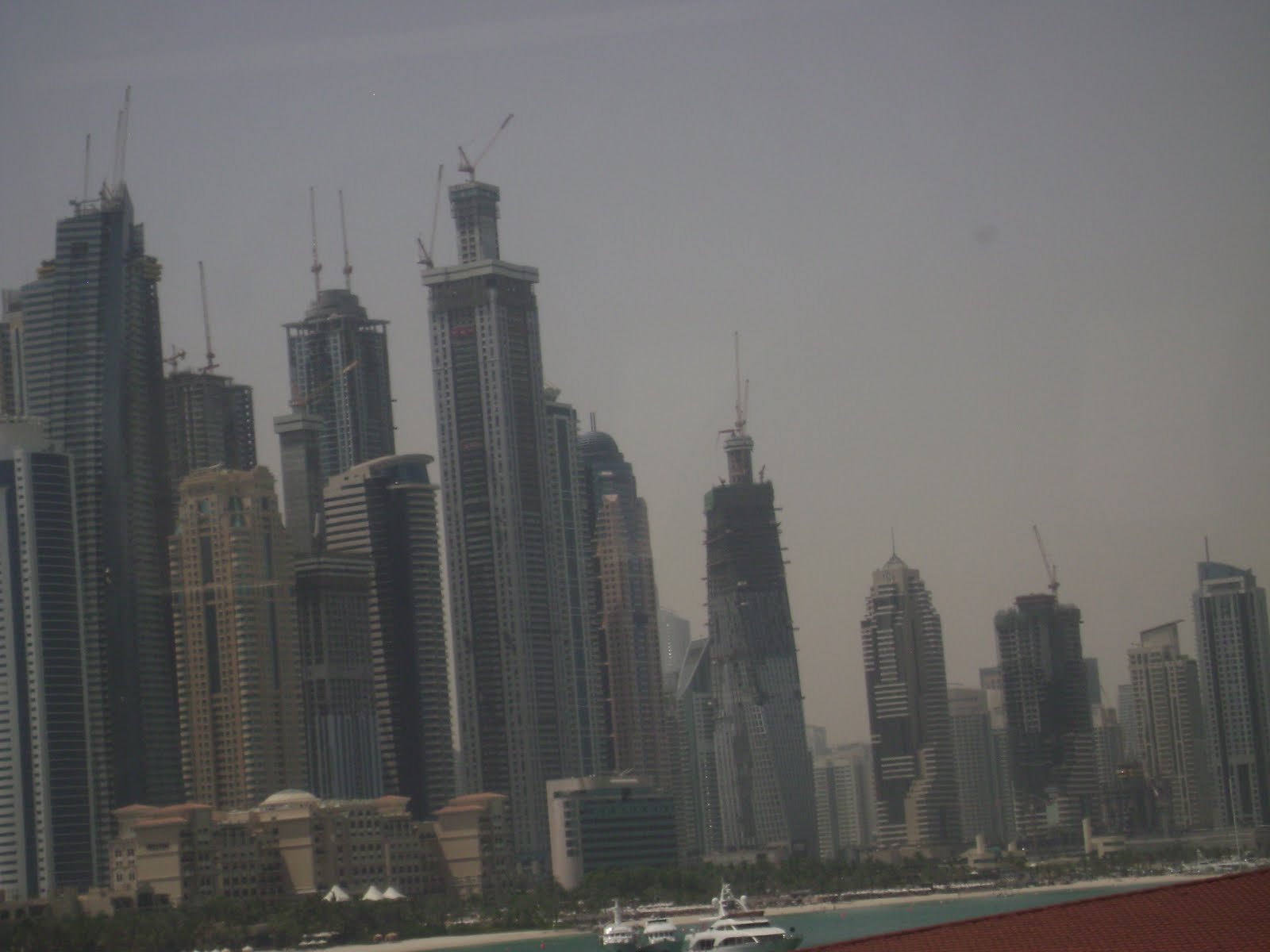 Dubai+skyline+clouds