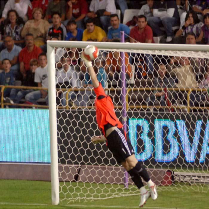 [iker_casillas_el_santo_2473.jpg]