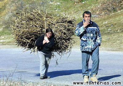 http://4.bp.blogspot.com/_xrZFmlhX0Ts/SN-9kMh6jjI/AAAAAAAAM0w/9jjNY8B9UfY/s400/esto_si_es_machismo%2520@.jpg