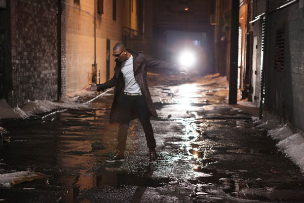 CHRIS BROWN - FORTUNE prevu pour mars 2012 - Page 2 Chrisbrowncrawl2