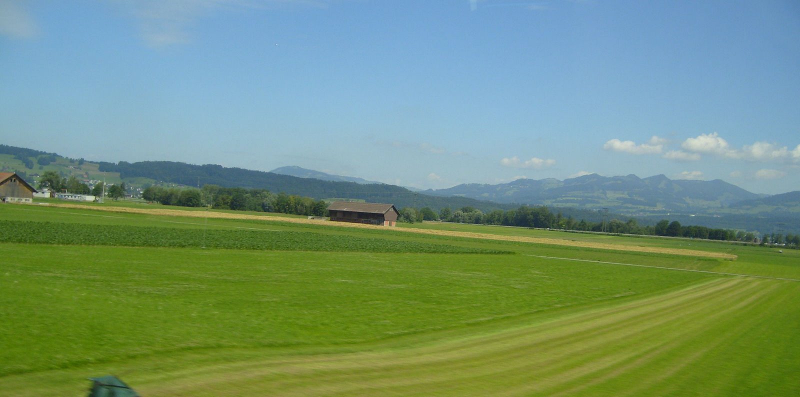 [S7001515.JPG]
