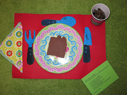 Groep 2 leert tafel dekken