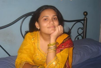 The image “http://4.bp.blogspot.com/_xzOXa2VX5Iw/SqqWHmnleYI/AAAAAAAANIo/zzUt1KmCeQM/s400/girl+from+Hyderabad.jpg” cannot be displayed, because it contains errors.