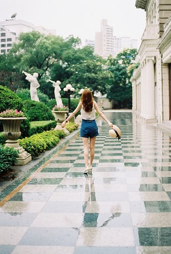 [dancing+in+the+rain+via+We+Heart+It.jpg]