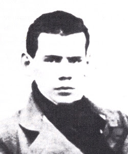 the death of ivan illyich by leo tolstoy essay The agonizing death of ivan ilyich: leo tolstoy's analysis of genuine verses artificial realities leo tolstoy, a man whose philosophy was. the death of ivan illyich by leo tolstoy essay The agonizing death of ivan ilyich: leo tolstoy's analysis of genuine verses artificial realities leo tolstoy, a man whose philosophy was.