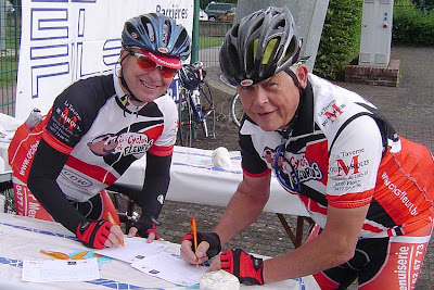 Alain et Polo à l'inscription