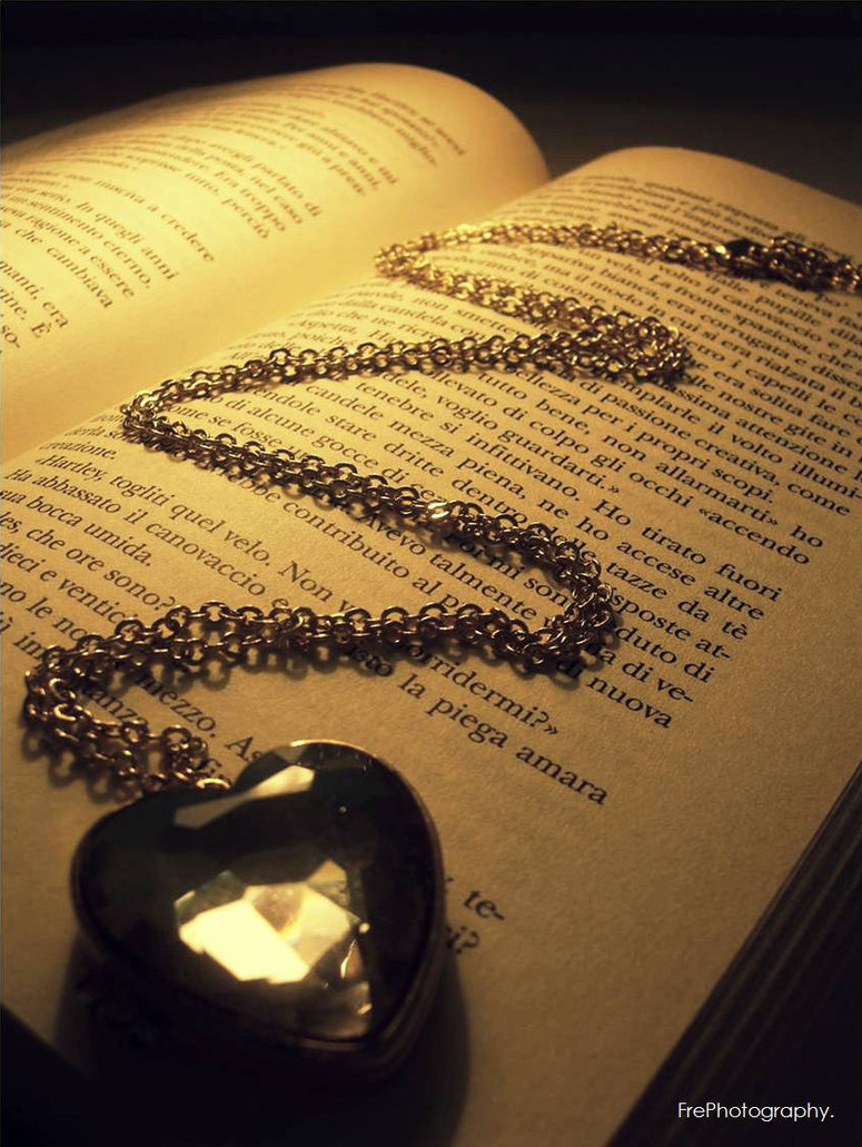 Foto bij The Story Of A Black Winged Angel