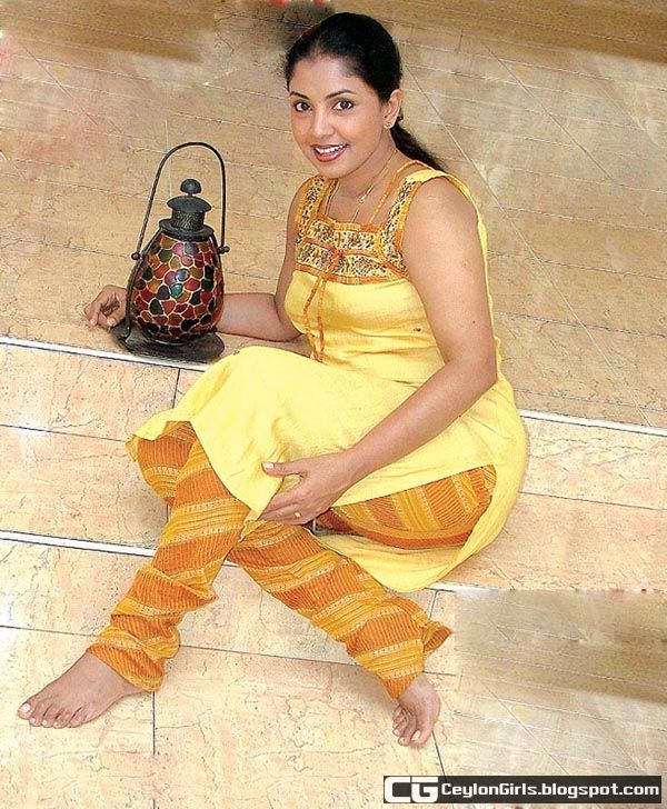 [Srilankan-Actress-Dilhani-Asokamala-003-ceylongirls.blogspot.com.jpg]