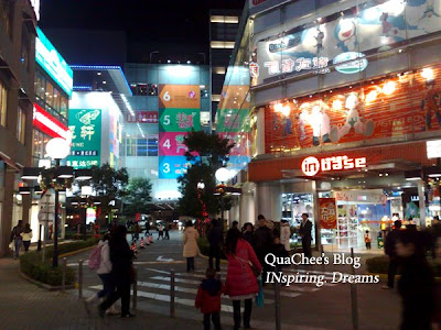 shanghai, place to visit - shanghai circus world