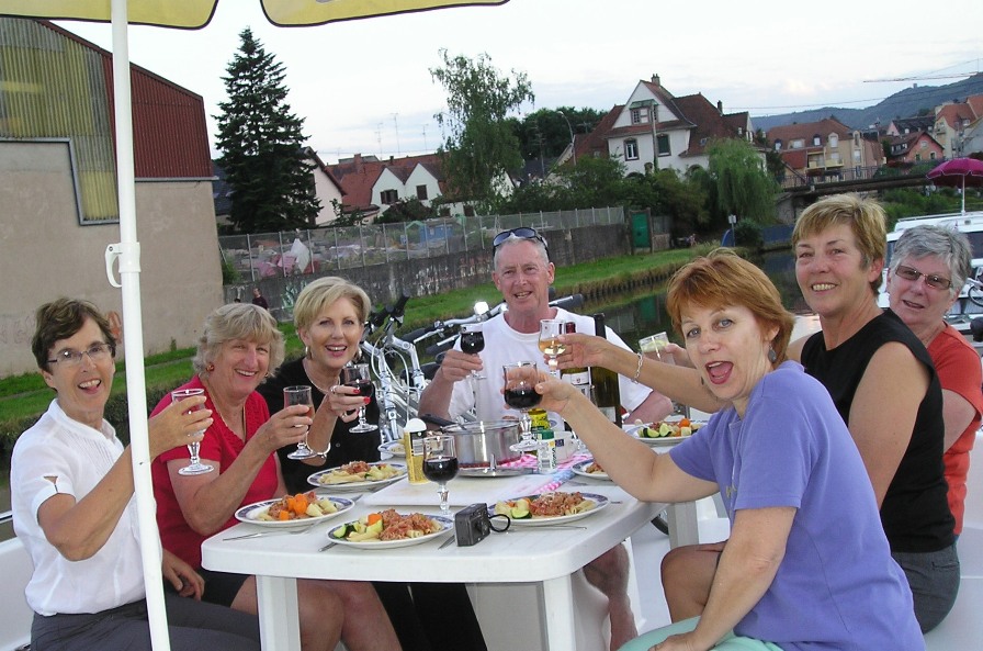 [Barge+Crew+France+June+2008.jpg]