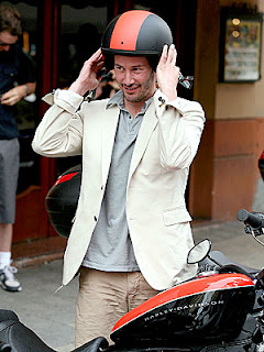 Keanu Reeves Gossips