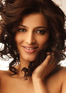Shruti Haasan Bollywood model hot and sexy photo gallery