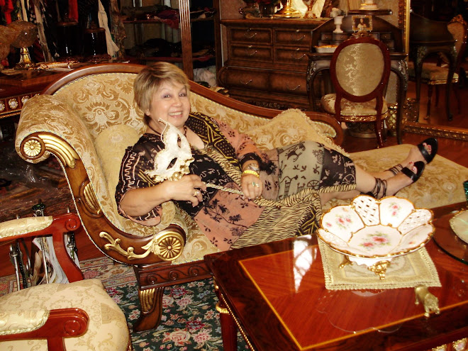 Chita in Ming's dressing room