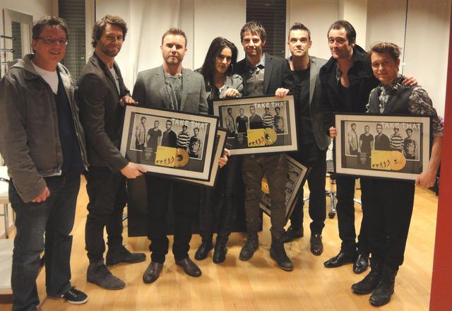http://4.bp.blogspot.com/_yGW9T1_gaME/TP3qtQ9qOSI/AAAAAAAAOvM/aRbylR6b34g/s1600/UNIVERSAL+MUISC+SWITZERLAND+AWARD.jpg