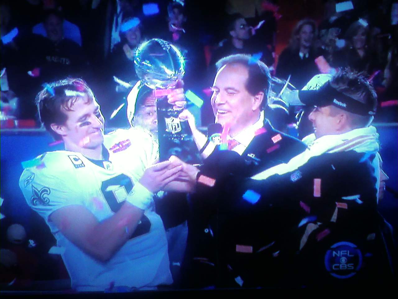 [Drew+SB+trophy.jpg]