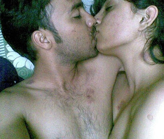Horny Pakistani college couple kissing after hot sex session pics 1