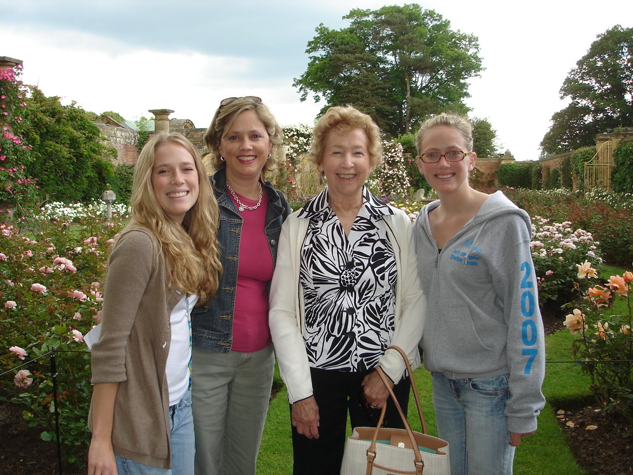 [Hever+Castle,+Kent.jpg]