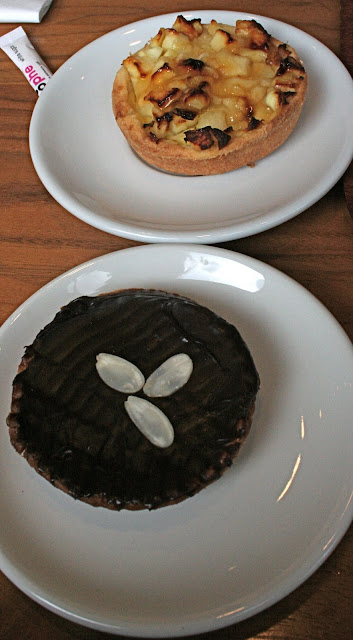 Apostrophe cakes and tarts