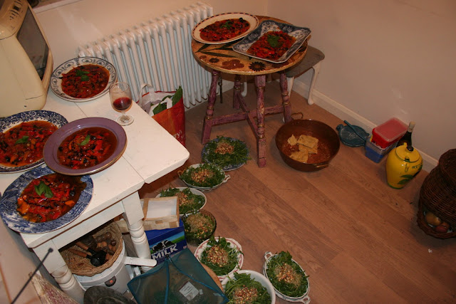 Sometimes I have to plate up on the floor: salad and pepperonata