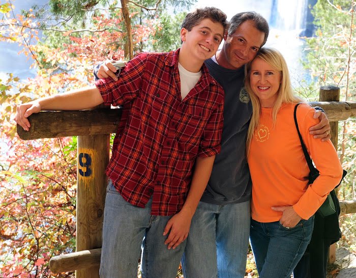 Matthew Riccetti, Rick Riccetti, and Kelly Riccetti at Cumber Falls State Park in Kentucky. Matthew Riccetti, Rick Riccetti, and Kelly Riccetti at Cumber Falls State Park in Kentucky.