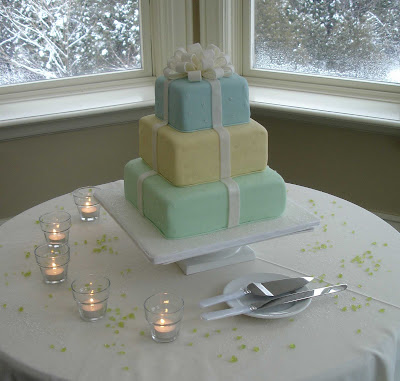 This 3tier square cake was for a winter wedding back in 2008