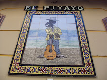 El Piyayo. Gitano malagueño, muerto a principios de los años 40. Cantaor callejero, poeta, cantaba