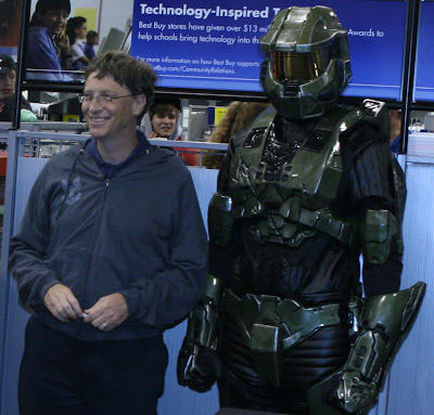 Bill Gates and Master Chief picture (c) JOANNAIRE from Flickr Bill Gates and Master Chief picture (c) JOANNAIRE from Flickr