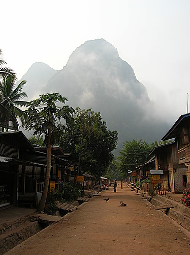 [muang-ngoi-evening.jpg]