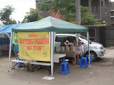 Tenda Lontong Sayur Padang, Buka setiap hari minggu mulai jam 06.00 sd 10.00 (tentatif)