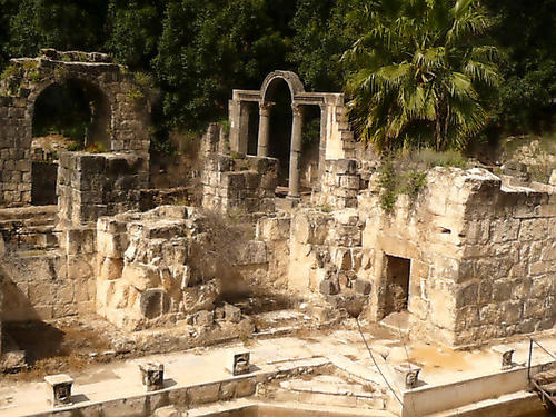 بعض  الصور  لجولان The+antique+Roman+Bathhouse+in+Hamat+Gader