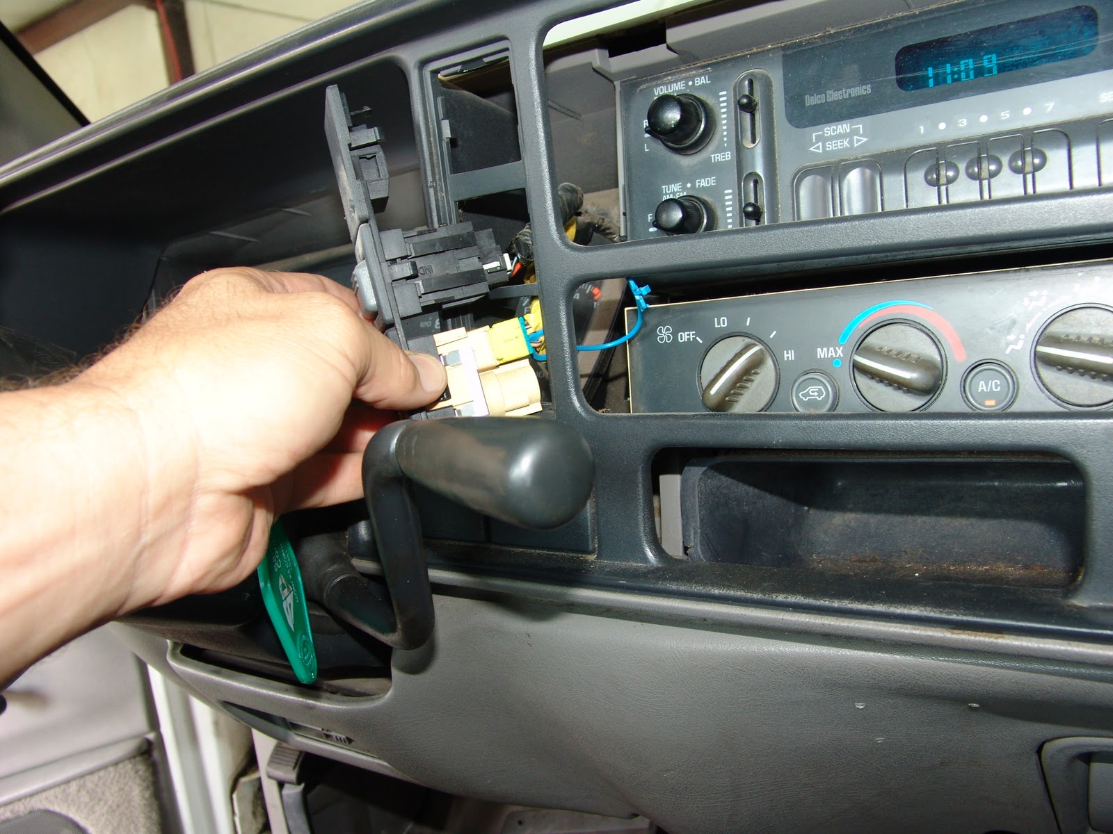 1997 GMC C1500 Pickup, No Blower Part 1