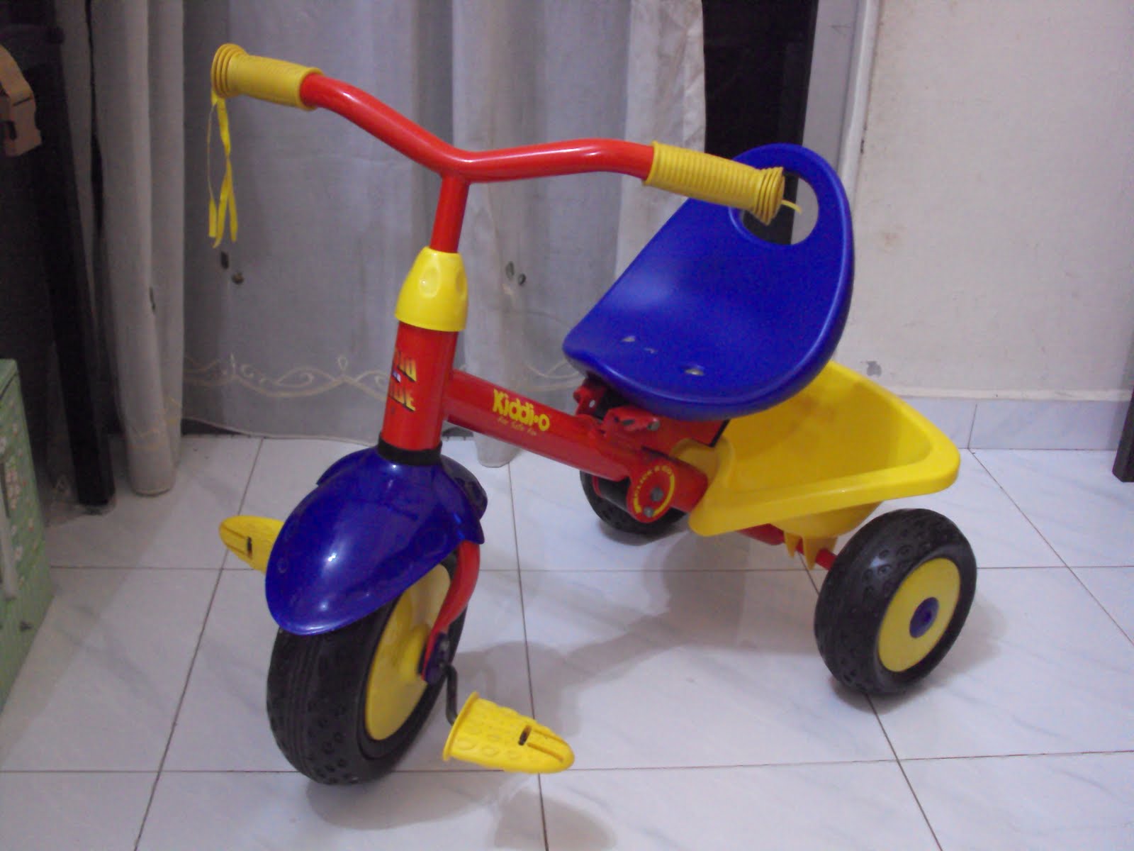 Toys4toddlers KiddiO Fold 'N Ride Tricycle