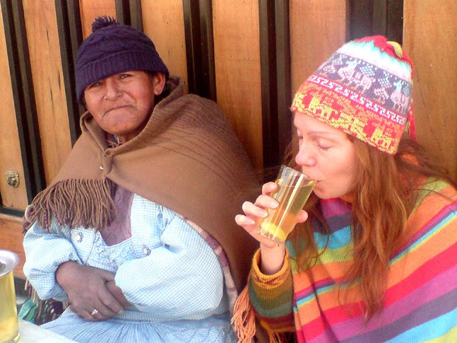 peregrina y cholita - La Paz, Bolivia 2009