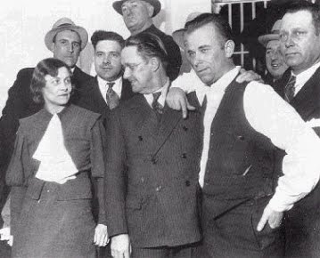 [dillinger-arm.jpg.bmp]