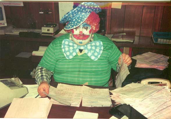 [clownatdesk.jpg]