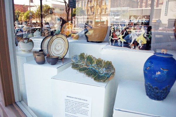 [105122-04.06.display2.LANTOS-01.jpg]