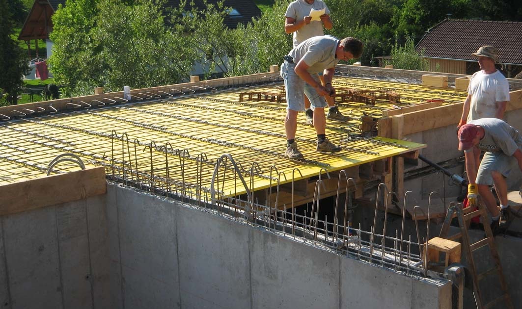 chris&niki: 23.07.2007 - Kellerdecke schalen & eisenlegen