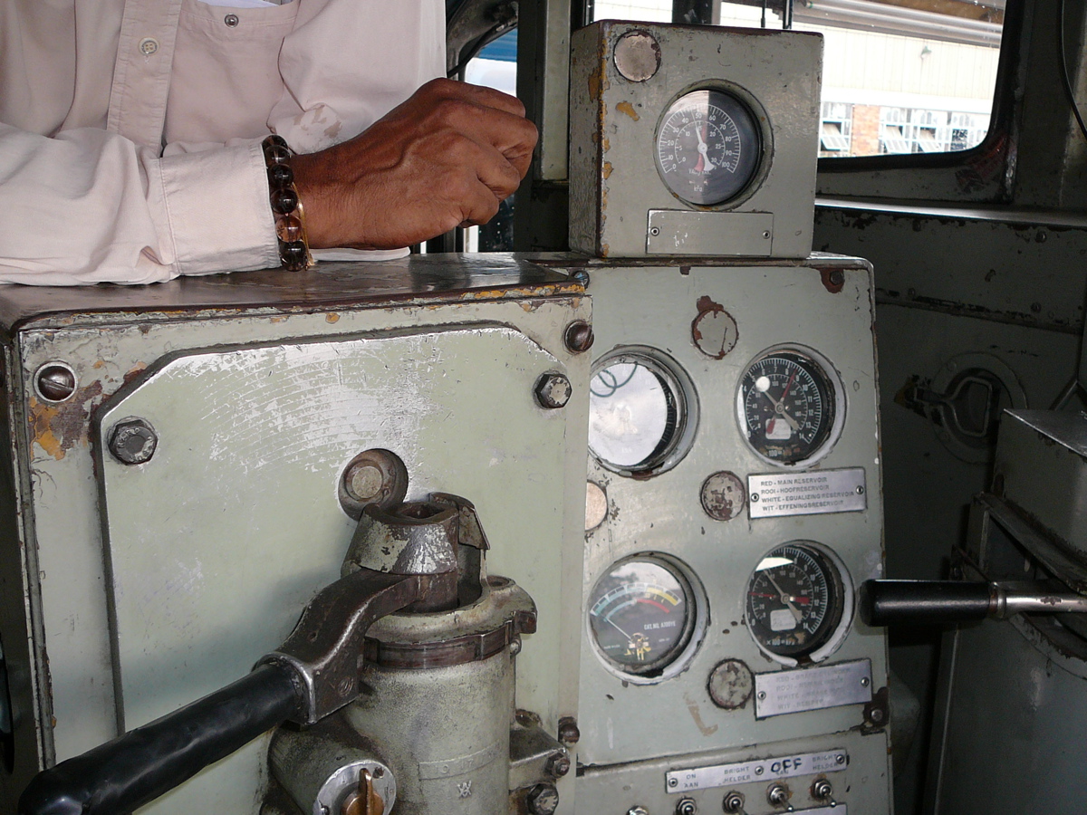 [Inside+the+GE+engine.jpg]