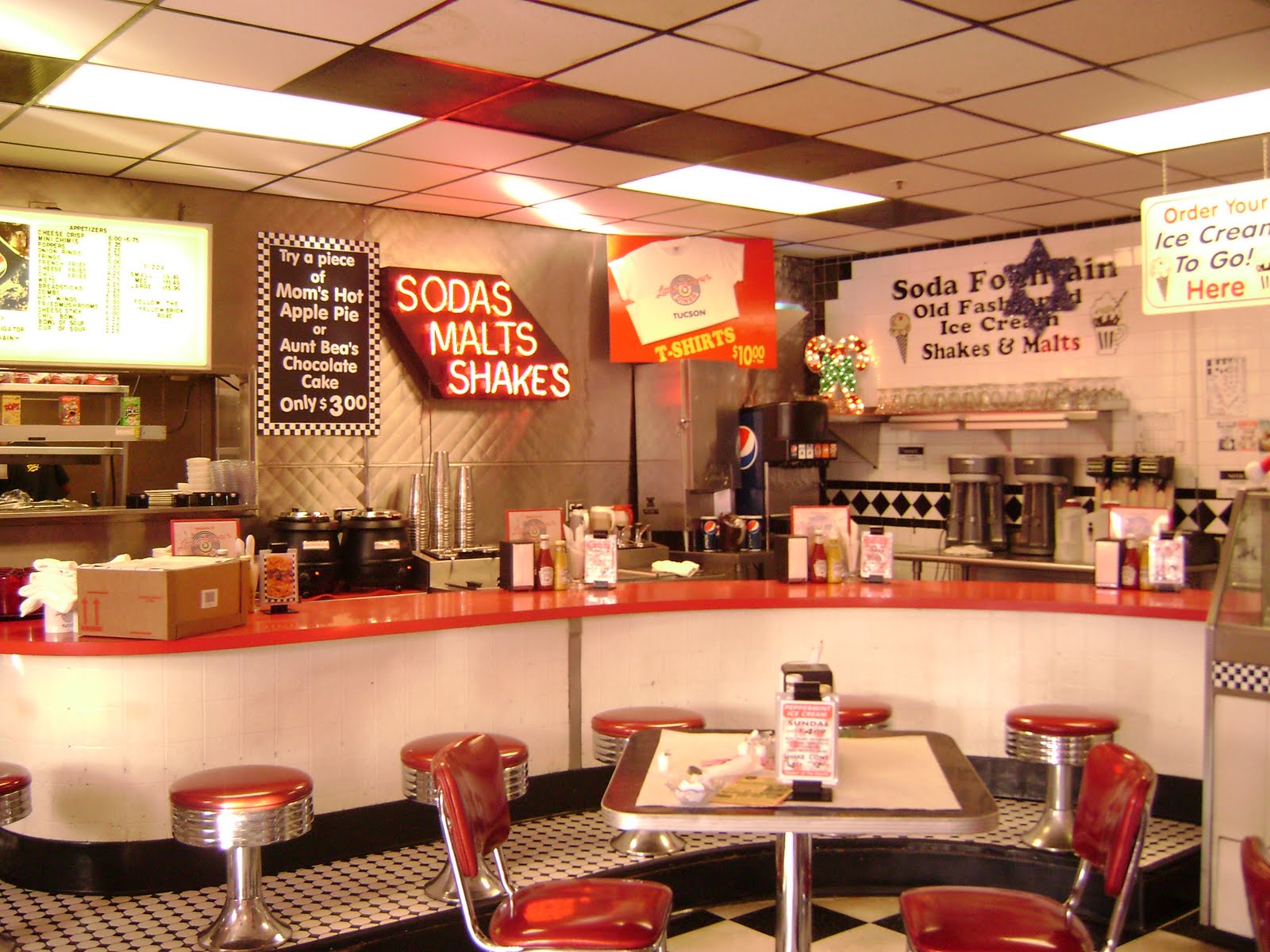HotRods and Hubcaps Saturday In Tucson Little Anthony's Diner Car Show