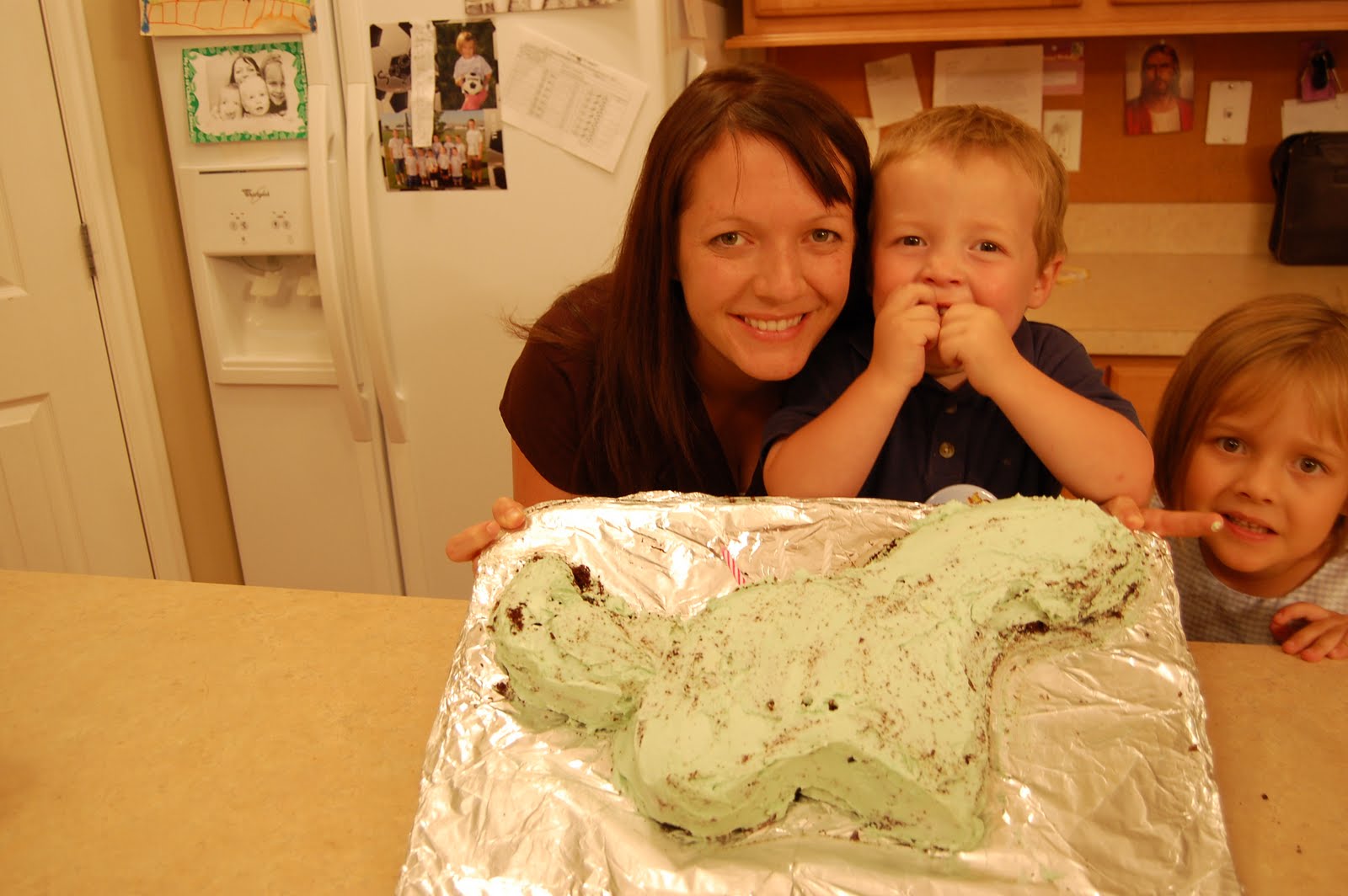costco dinosaur cake